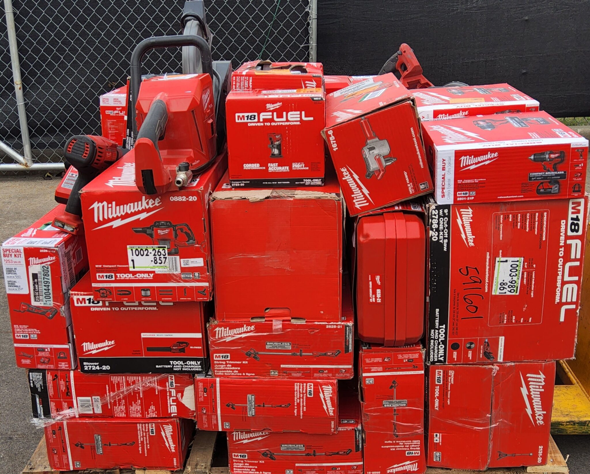 MILWAUKEE TOOL PALLET LOT ID 122101 Untested Customer Returns